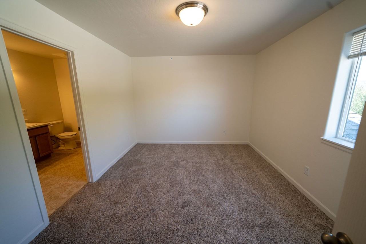 612 Mesa Canyon Ln #F - Photo 5 of 16