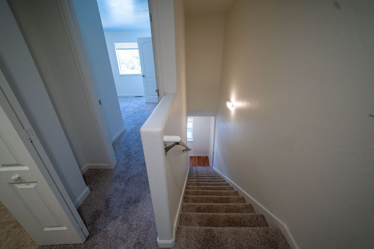 612 Mesa Canyon Ln #F - Photo 7 of 16