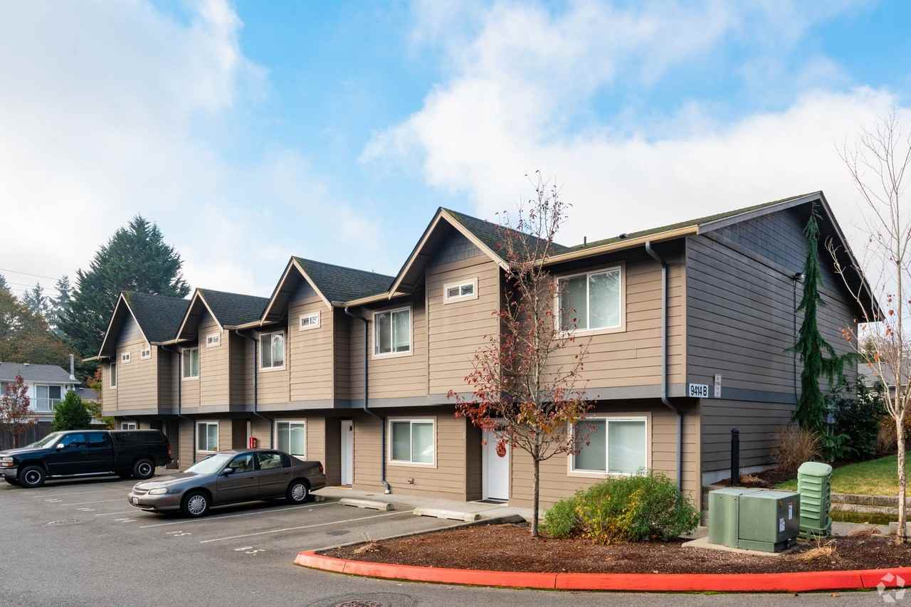 Lawndale Townhomes - Photo 3 of 7