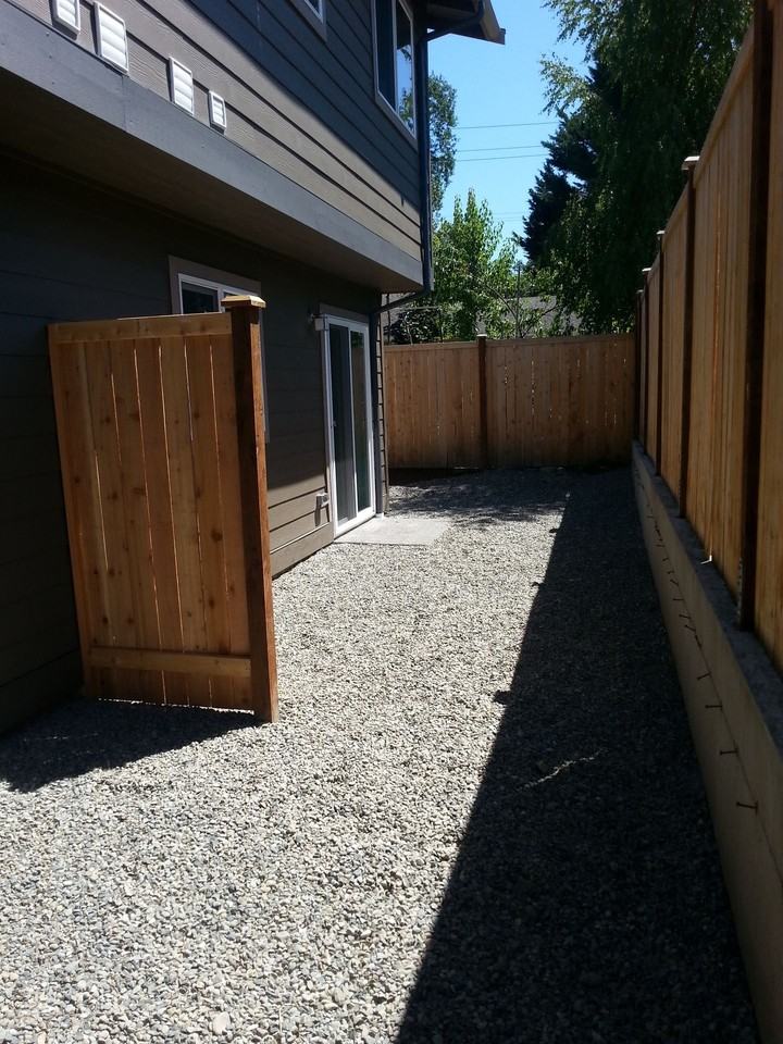Lawndale Townhomes - Photo 6 of 7