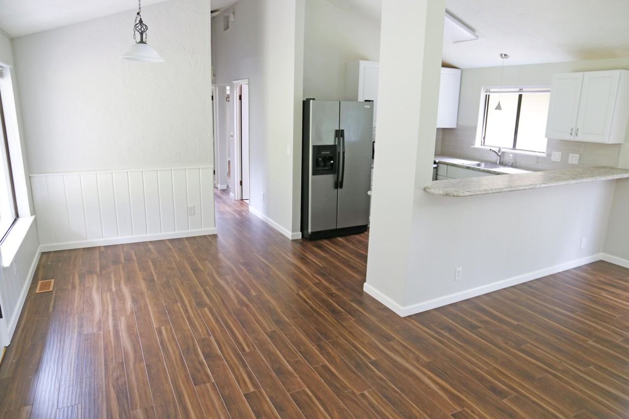 9247 Sw 8th Dr - Photo 4 of 17