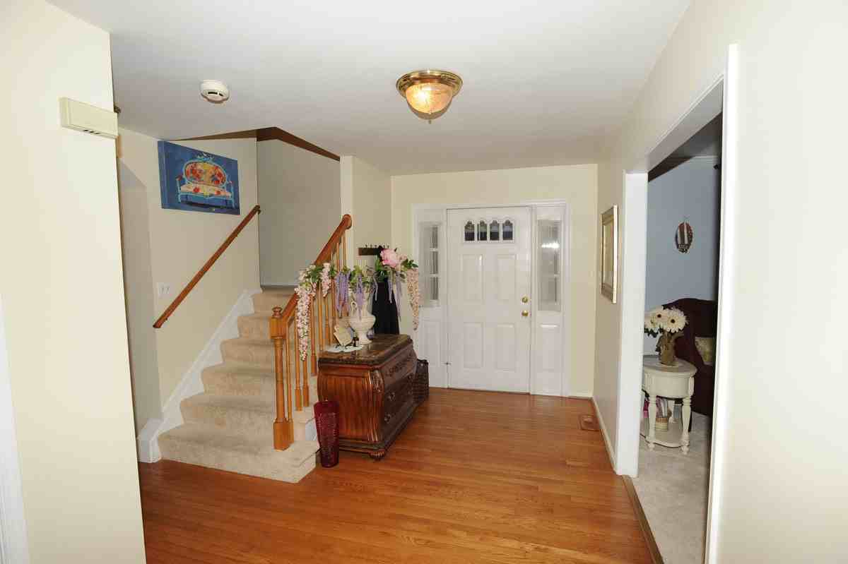 2788 Pinewood Dr - Photo 2 of 22
