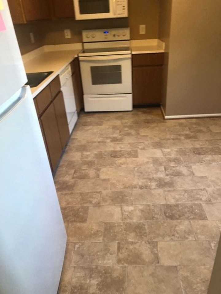 20073 Dunstable Cir - Photo 6 of 16