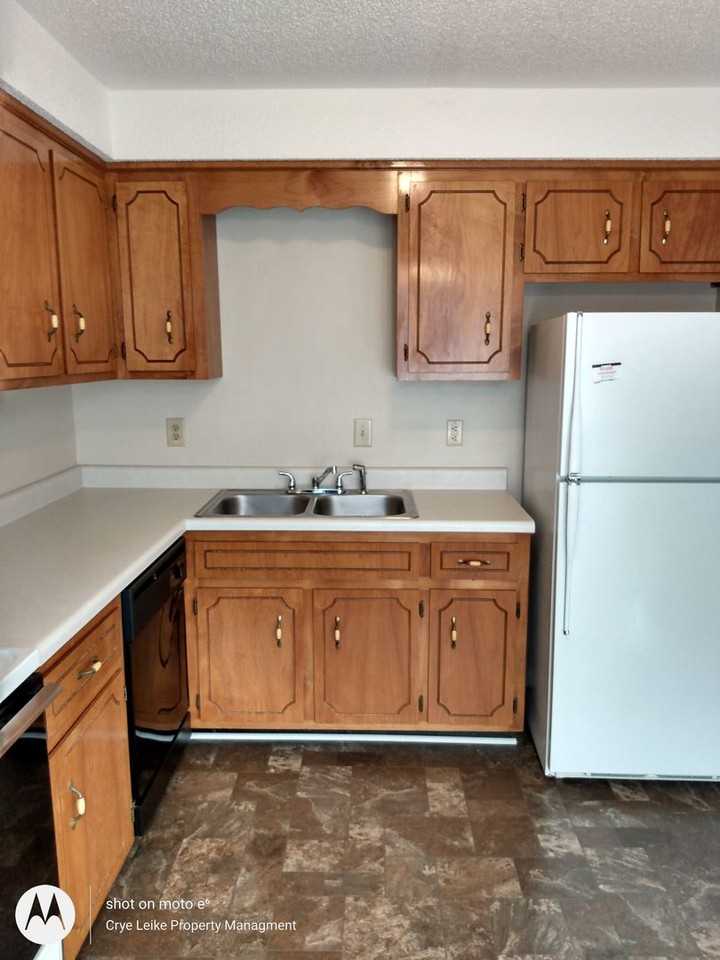 2306 Raleigh Ct Apt A - Photo 2 of 13