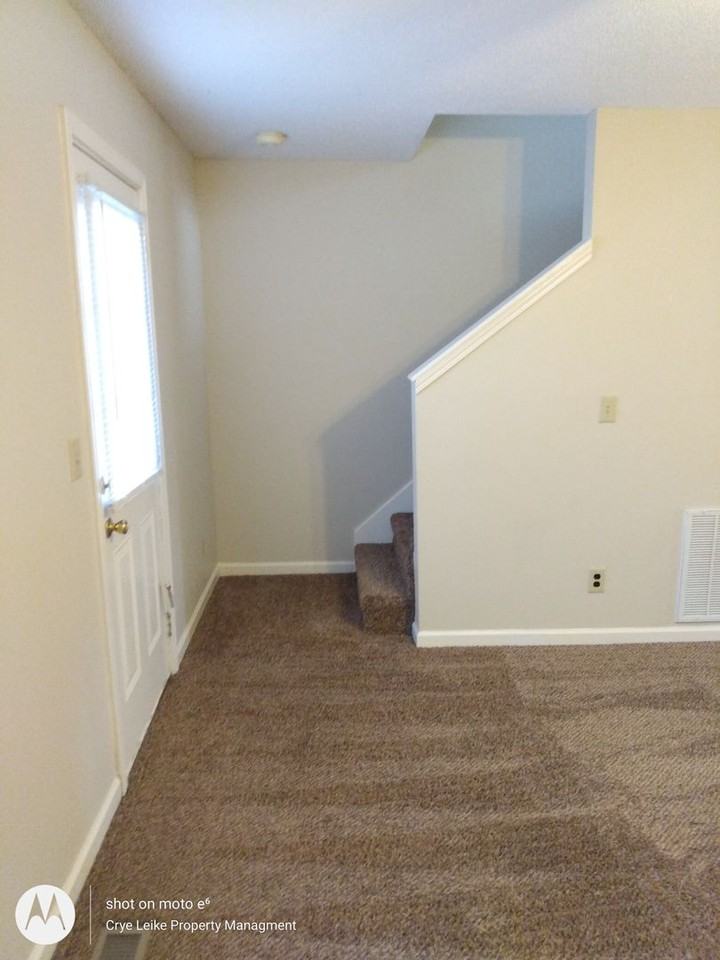 2306 Raleigh Ct Apt A - Photo 4 of 13