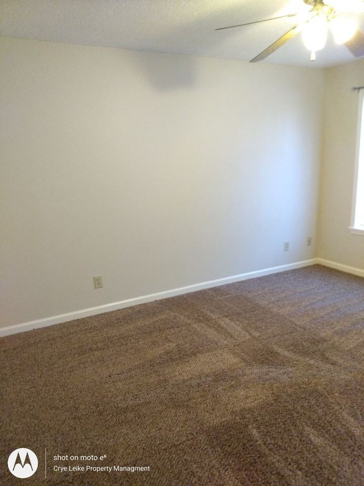2306 Raleigh Ct Apt A - Photo 5 of 13