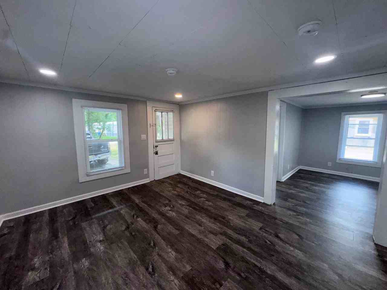 407 Elm Ave Nw - Photo 7 of 20