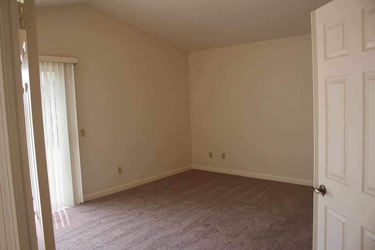 7431 Linden Ter - Photo 7 of 13