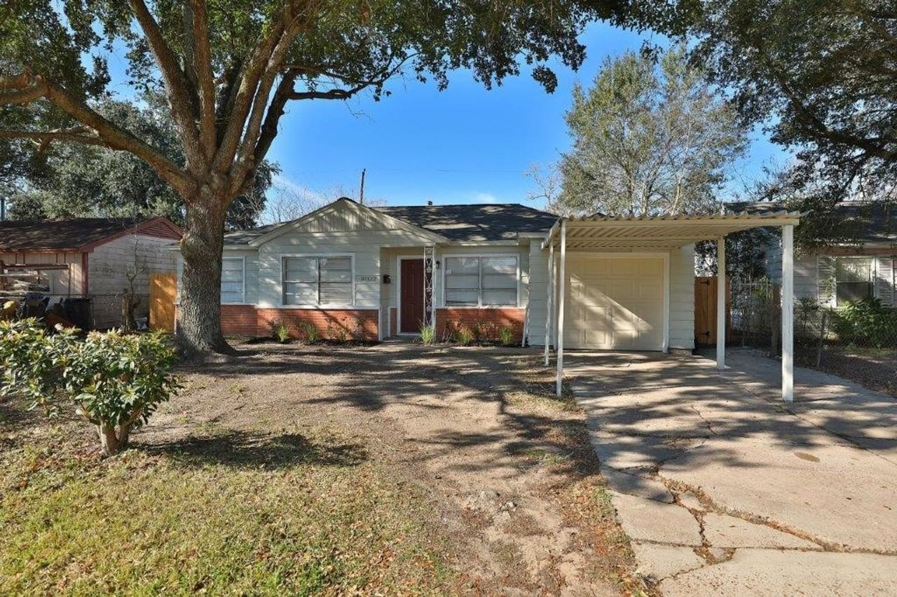 10322 Cathedral Dr - Photo 2 of 20