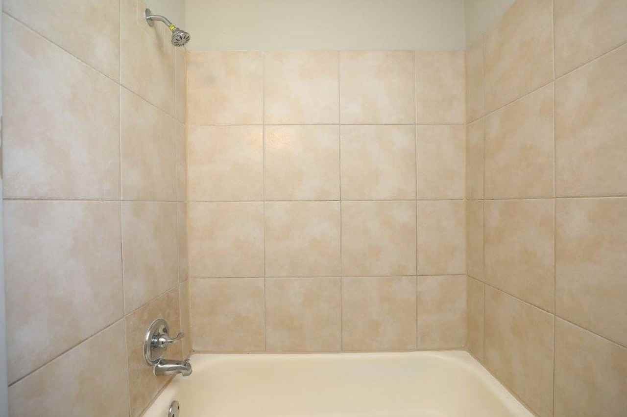 10322 Cathedral Dr - Photo 7 of 20