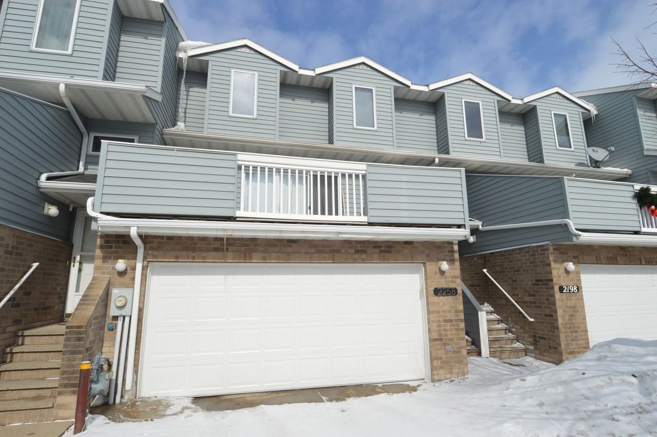 2258 Knightsbridge Ct - Photo 2 of 29