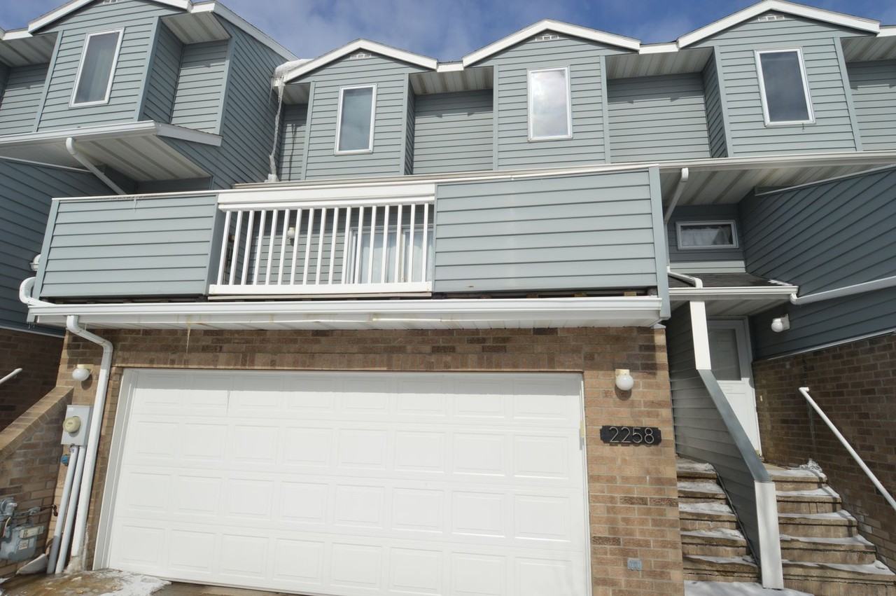 2258 Knightsbridge Ct - Photo 3 of 29