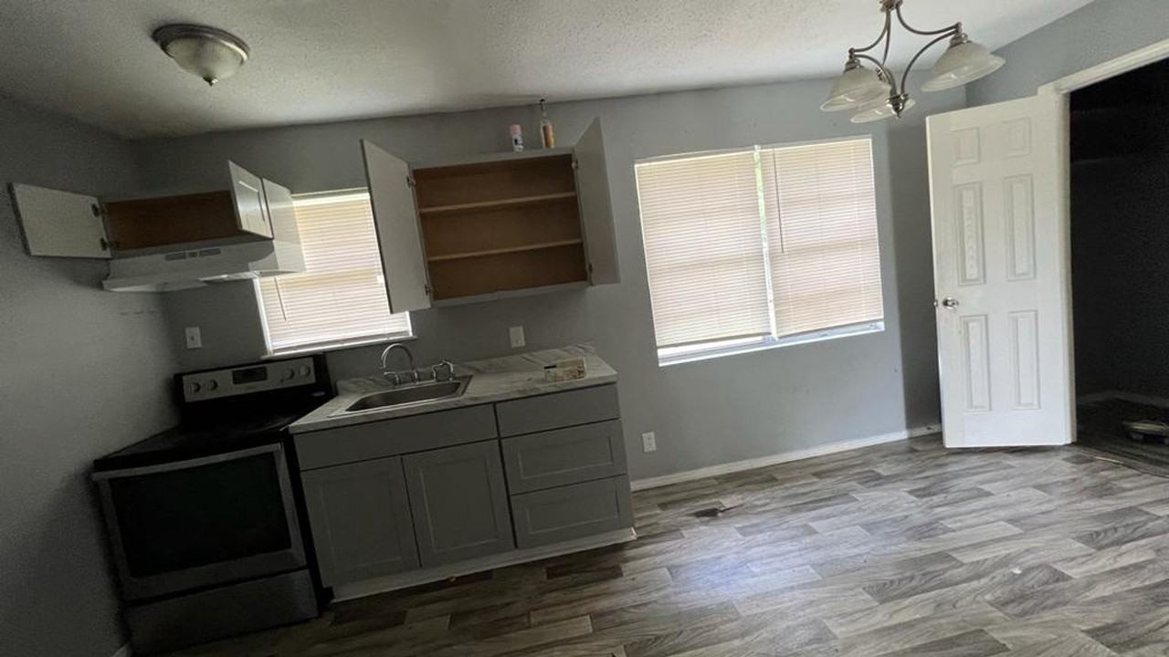 3662 Hemlock Ln - Photo 6 of 6