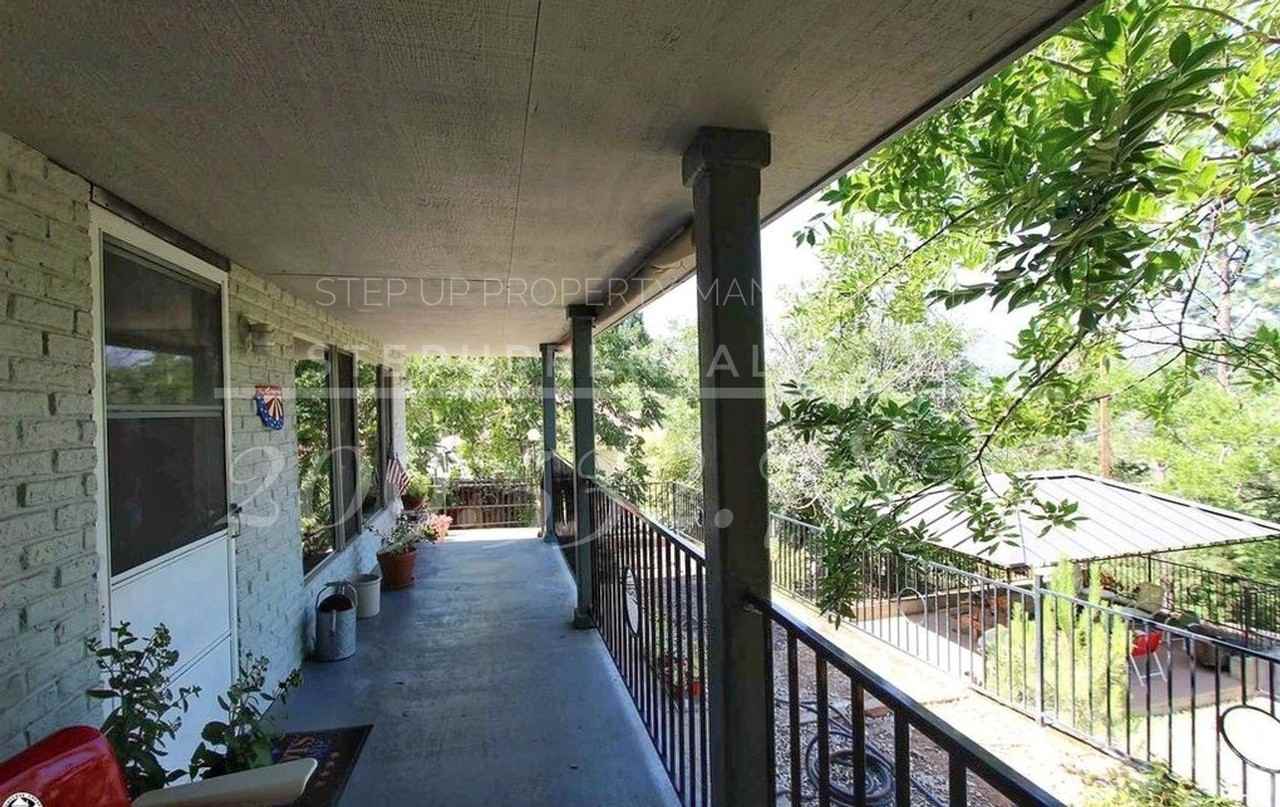 620 High St - Photo 2 of 5