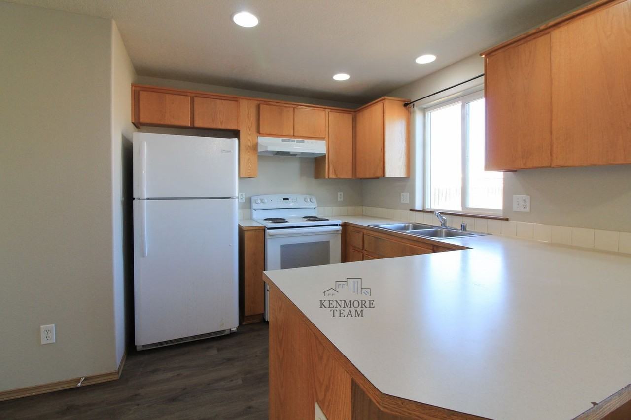 8703 Stutz Dr - Photo 2 of 9