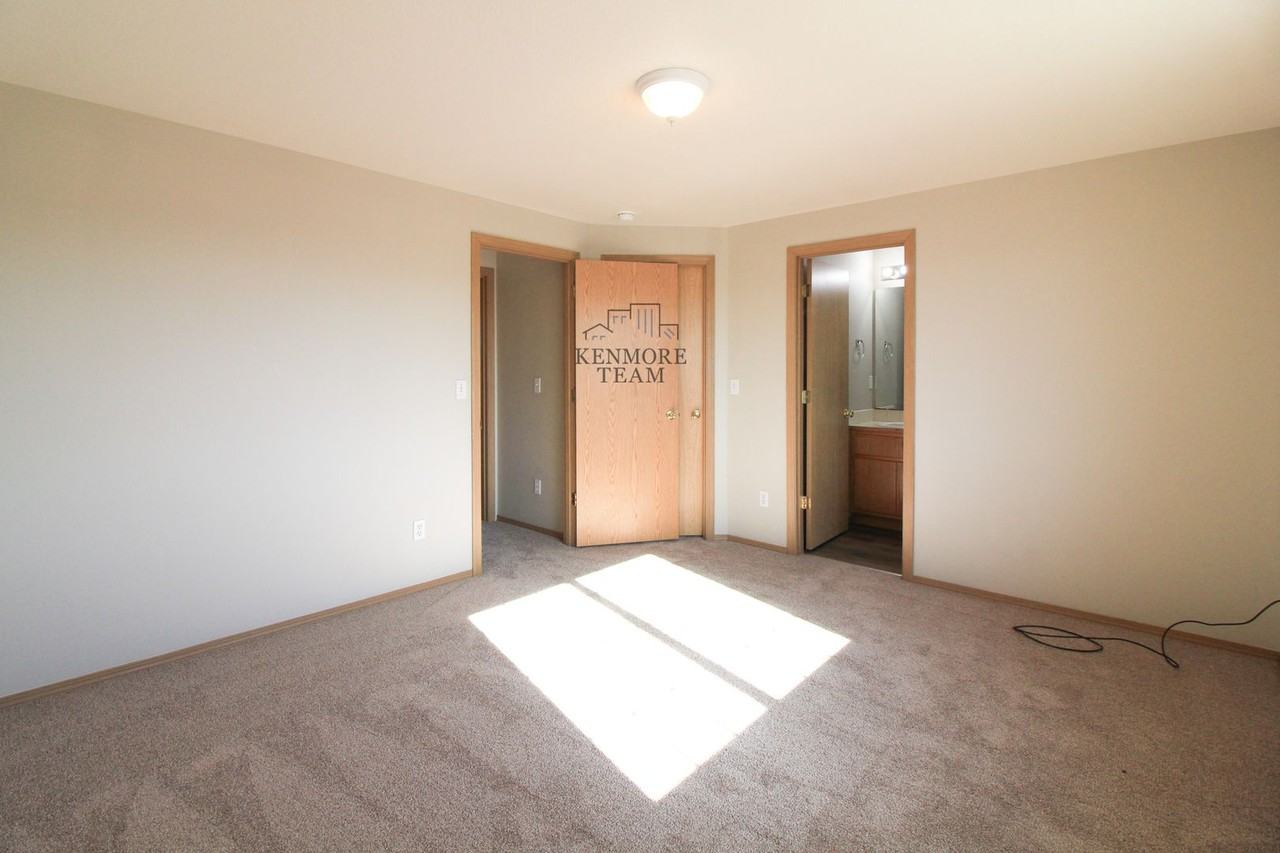 8703 Stutz Dr - Photo 4 of 9