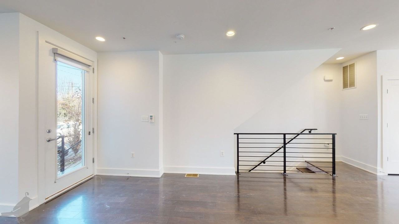 3306 9th St Ne #1 - Photo 7 of 50
