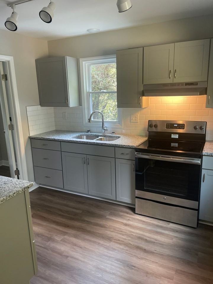 272 Hedgecock Ave - Photo 3 of 11