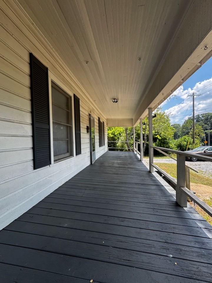 833 Kings Rd - Photo 7 of 47