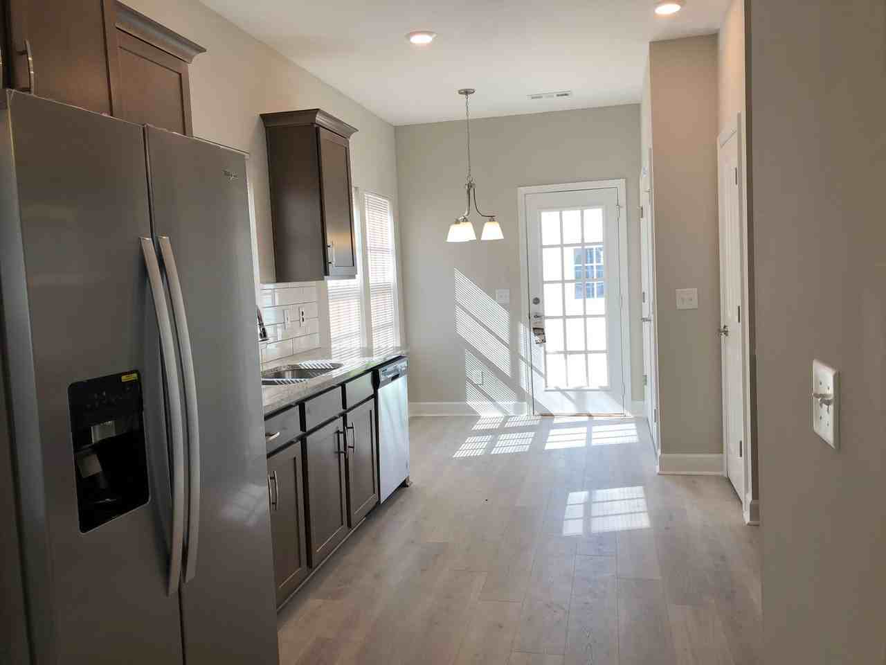 813 Goswell Dr - Photo 6 of 16
