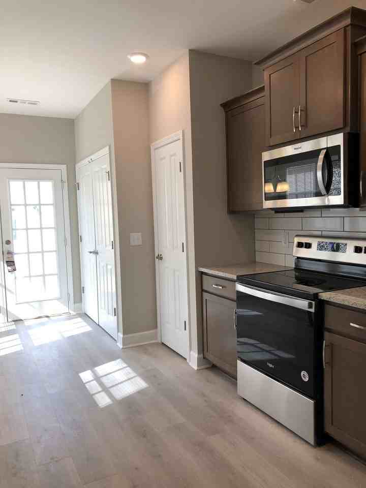 813 Goswell Dr - Photo 7 of 16
