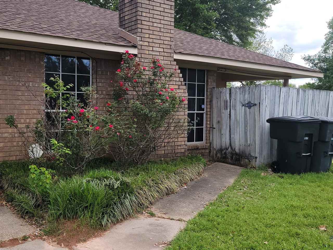 2500 Downs St - Photo 4 of 12