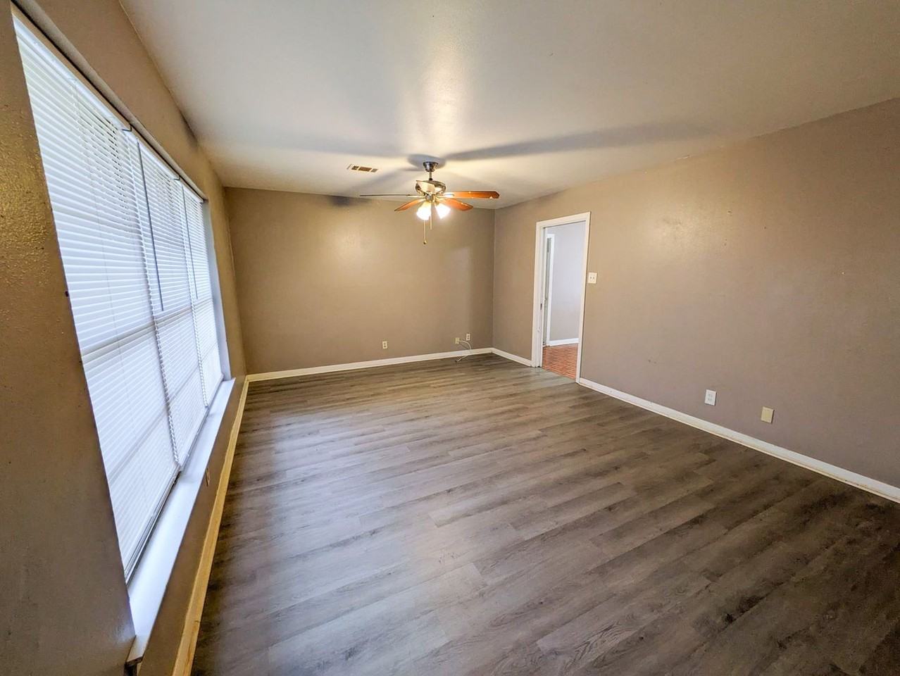 436 Gardenia Ave - Photo 2 of 16