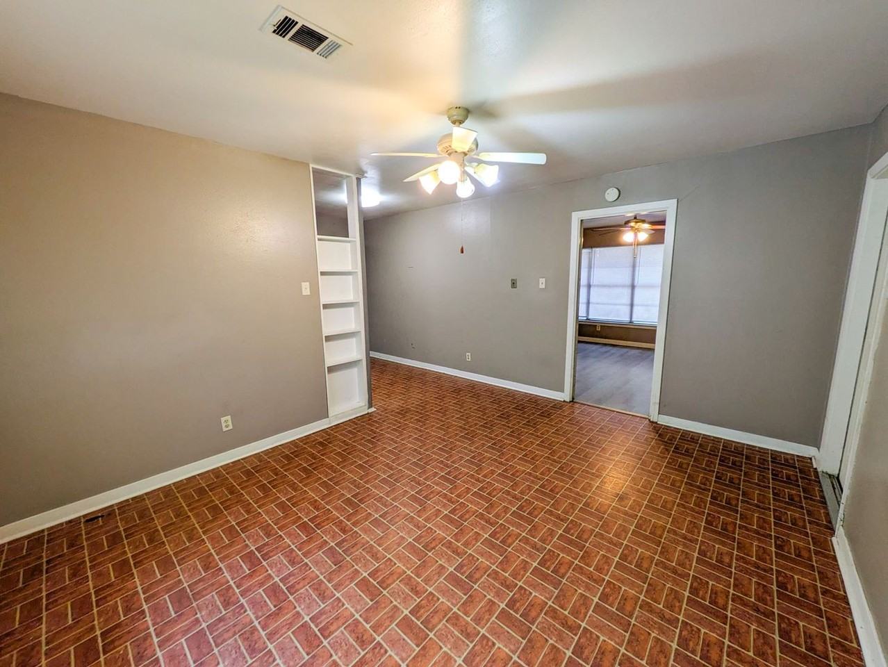 436 Gardenia Ave - Photo 4 of 16