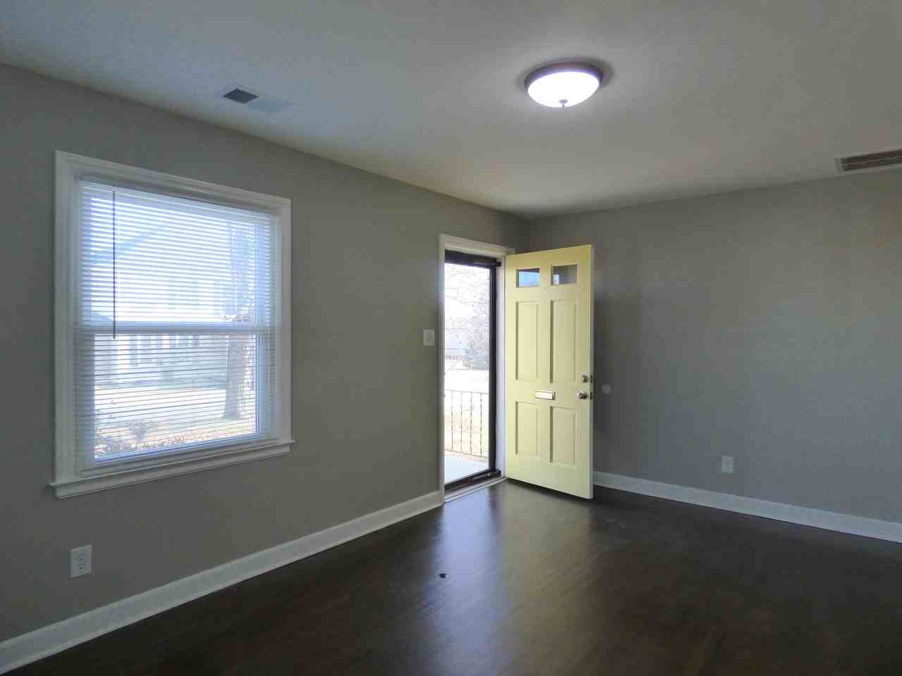 206 Broadview Dr - Photo 4 of 32