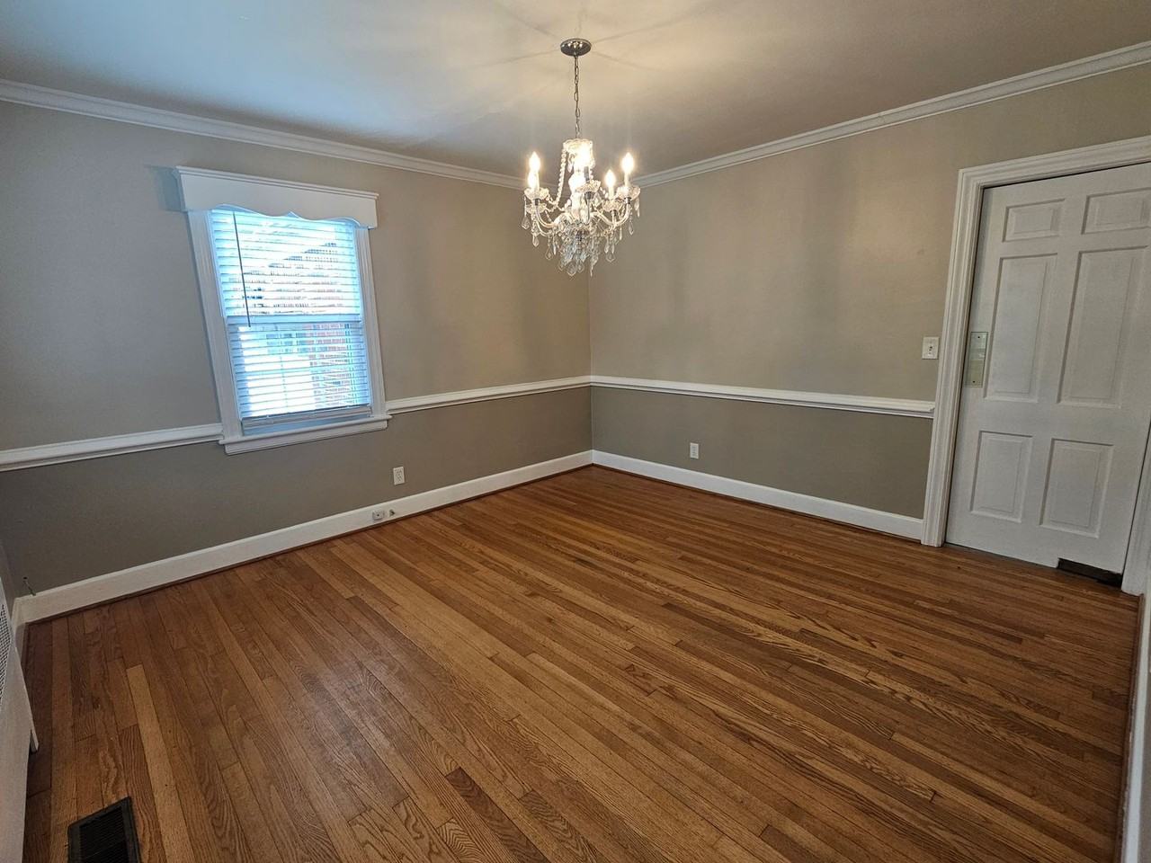 7440 Muirfield Rd - Photo 7 of 28