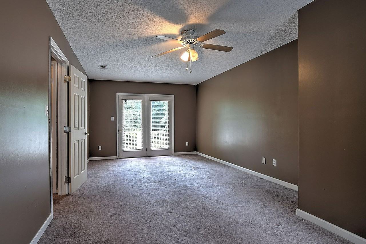 206 Windridge Colony - Photo 5 of 23