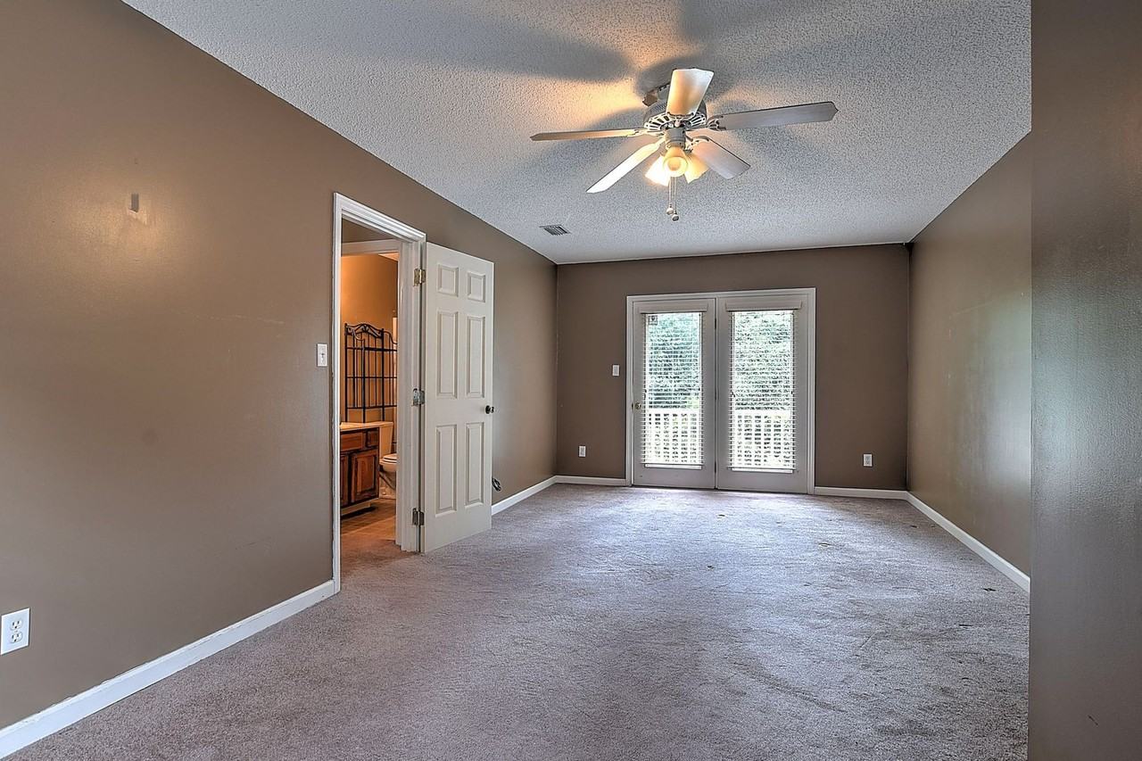 206 Windridge Colony - Photo 6 of 23
