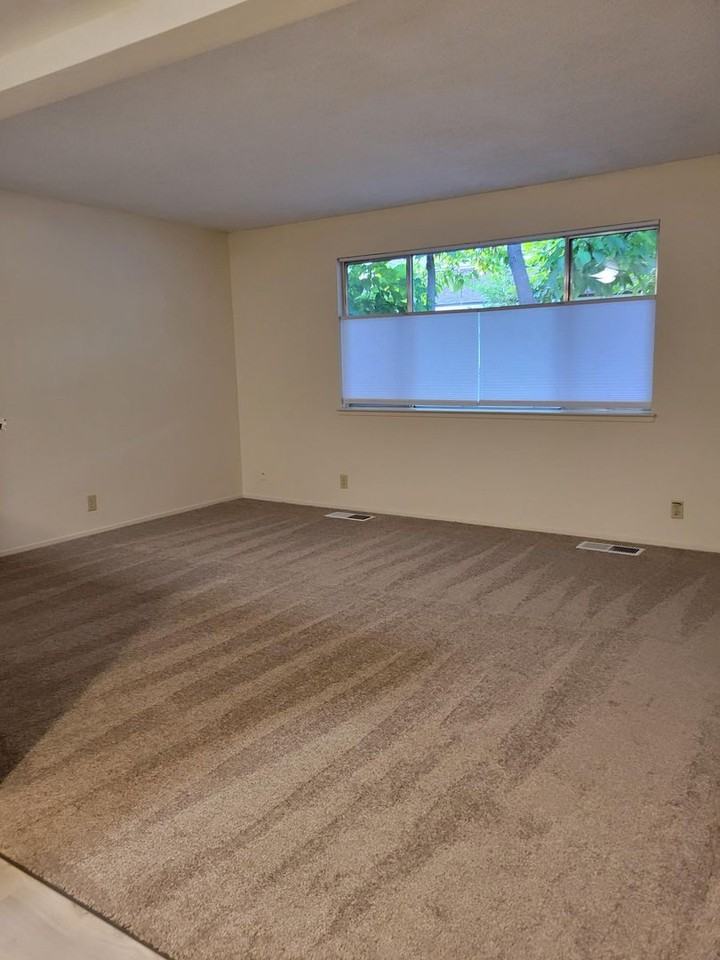 279 Allouette Way #3 - Photo 2 of 14