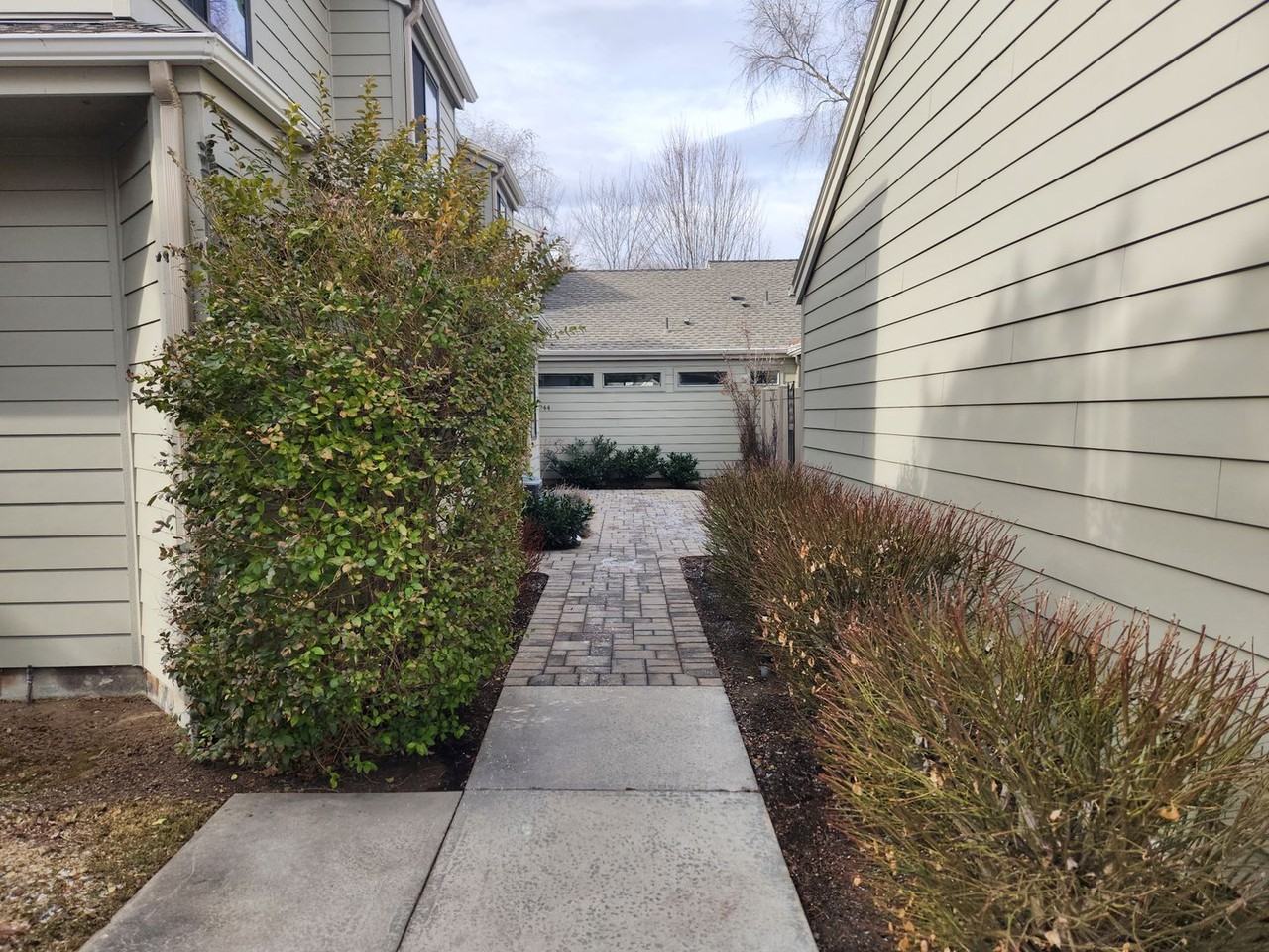 1940 S Teal Ln - Photo 2 of 17