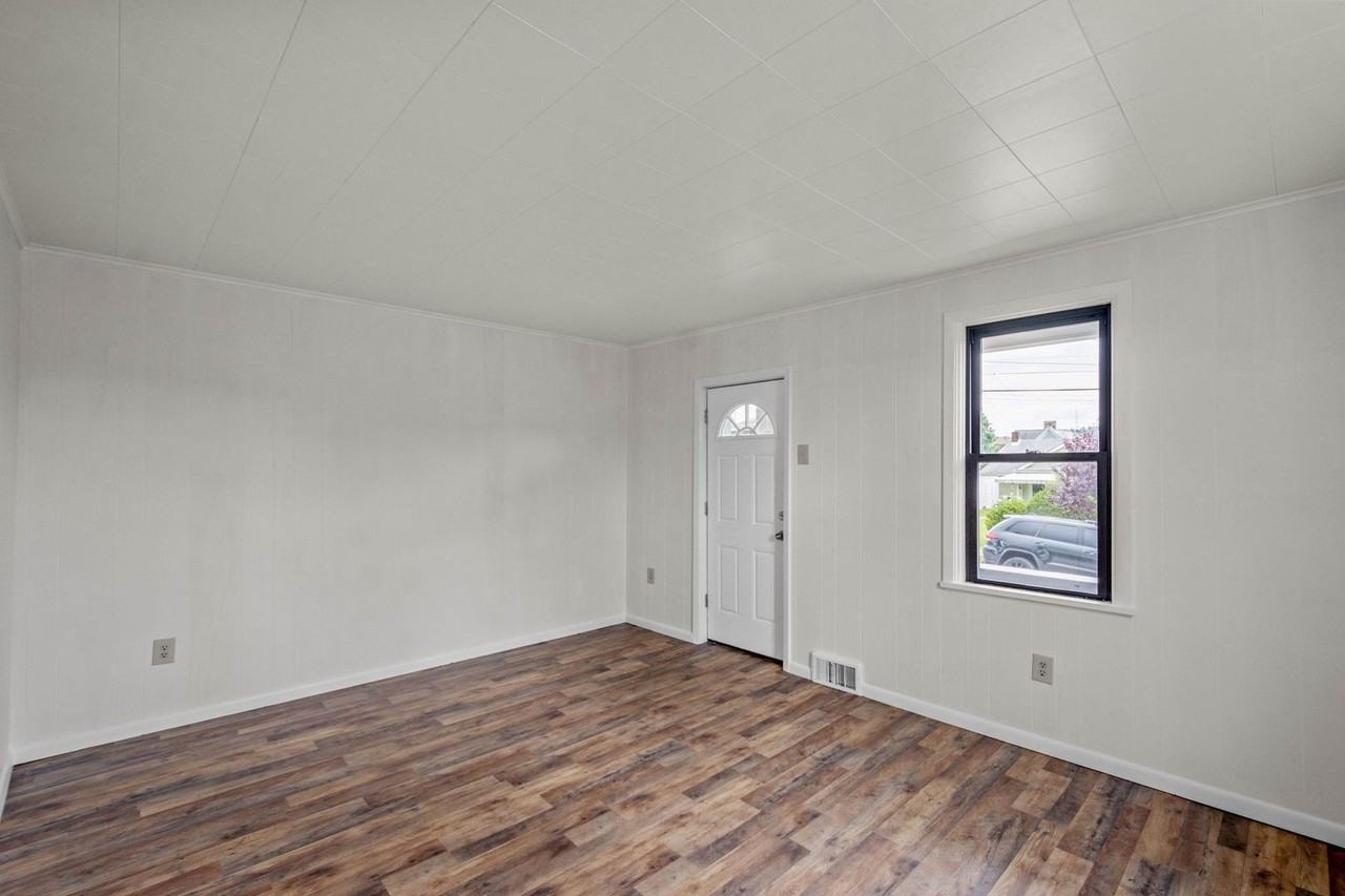 618 8th St - Photo 3 of 21