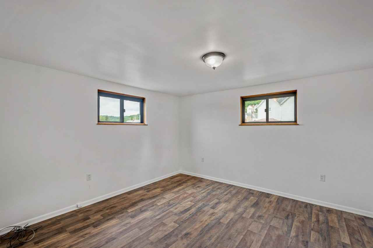 618 8th St - Photo 7 of 21