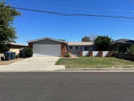 featured image of 902 Oakwood St