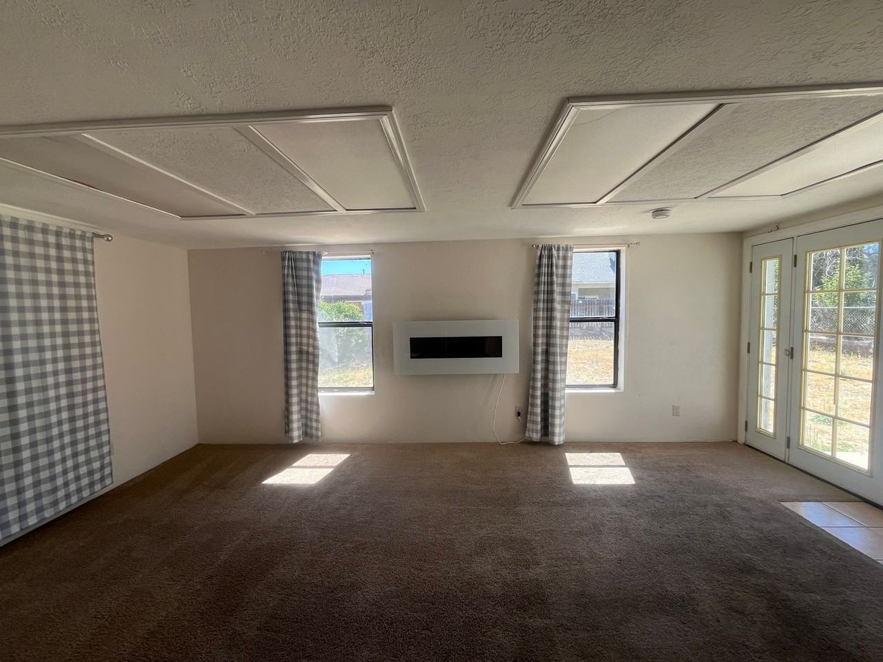 902 Oakwood St - Photo 6 of 19