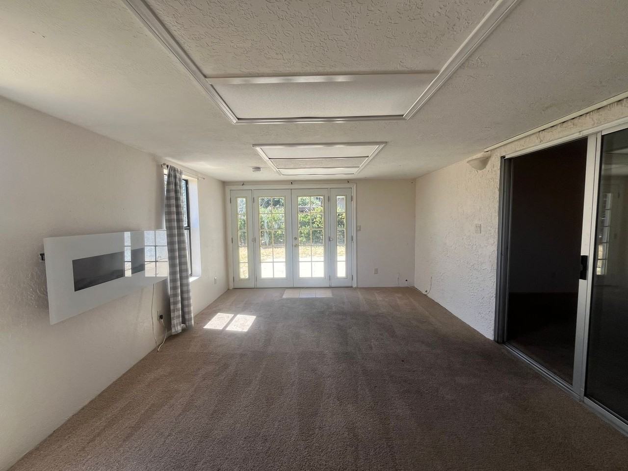 902 Oakwood St - Photo 7 of 19