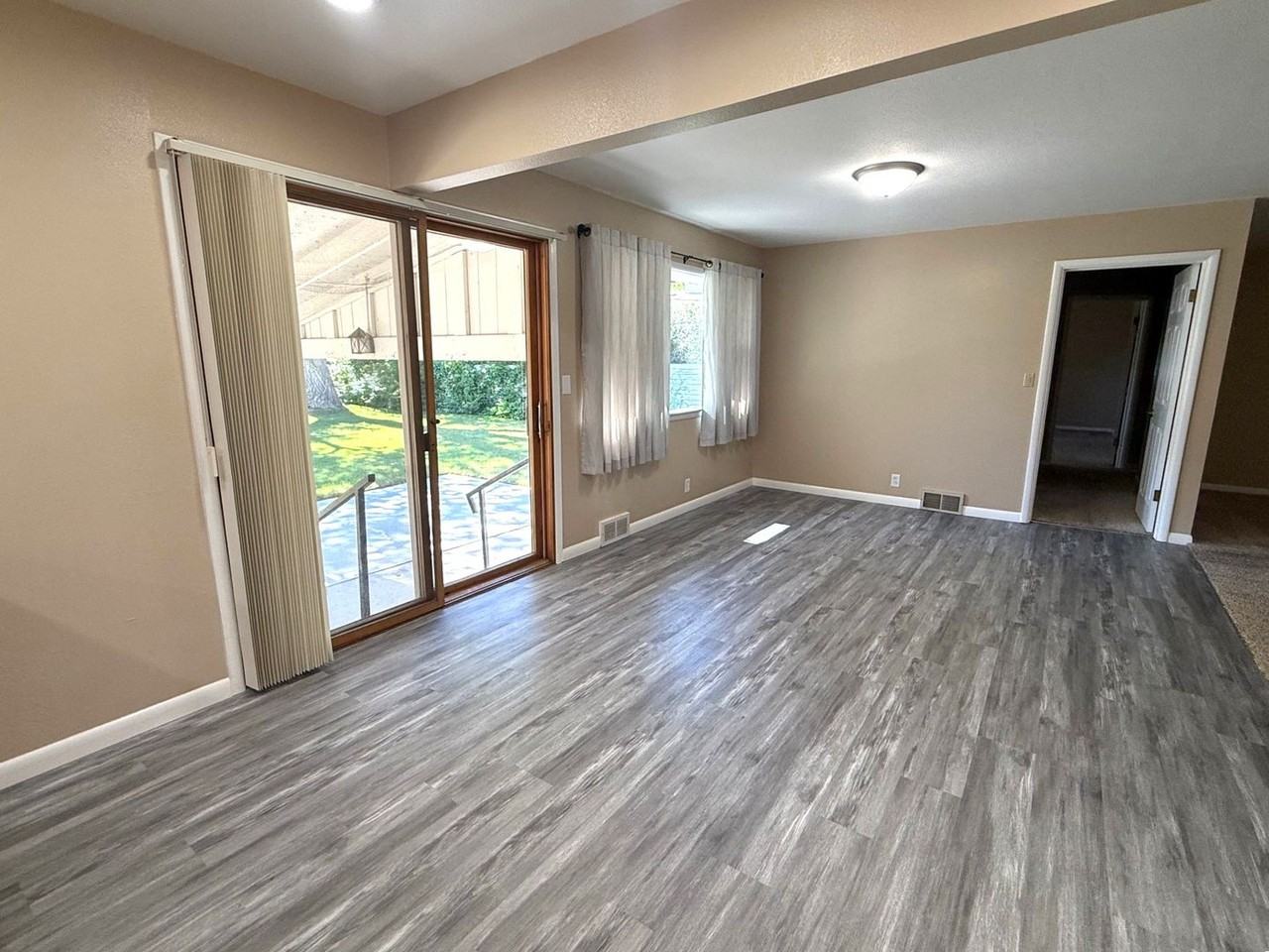 3249 Monte Vista Dr - Photo 5 of 15