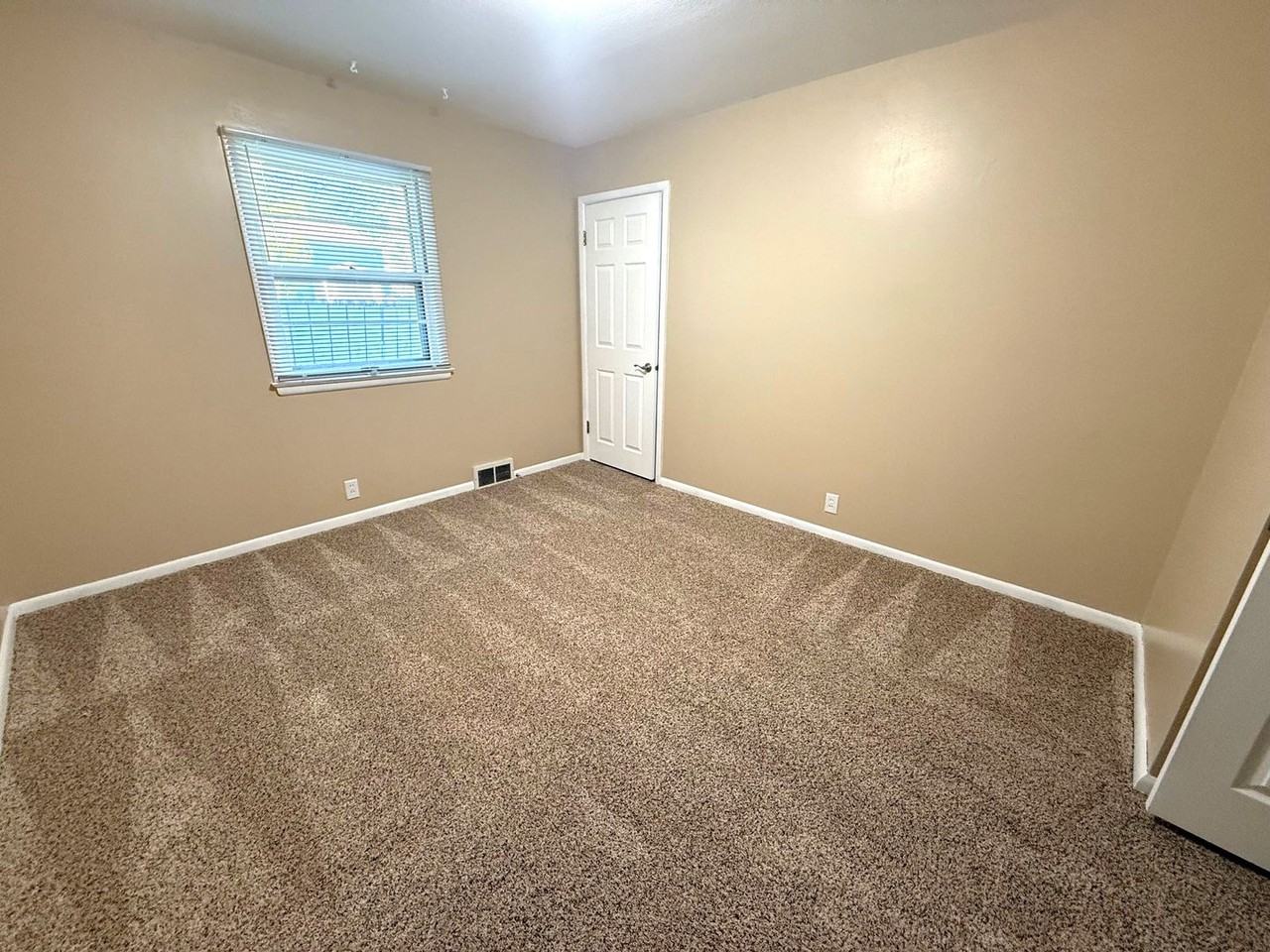3249 Monte Vista Dr - Photo 7 of 15