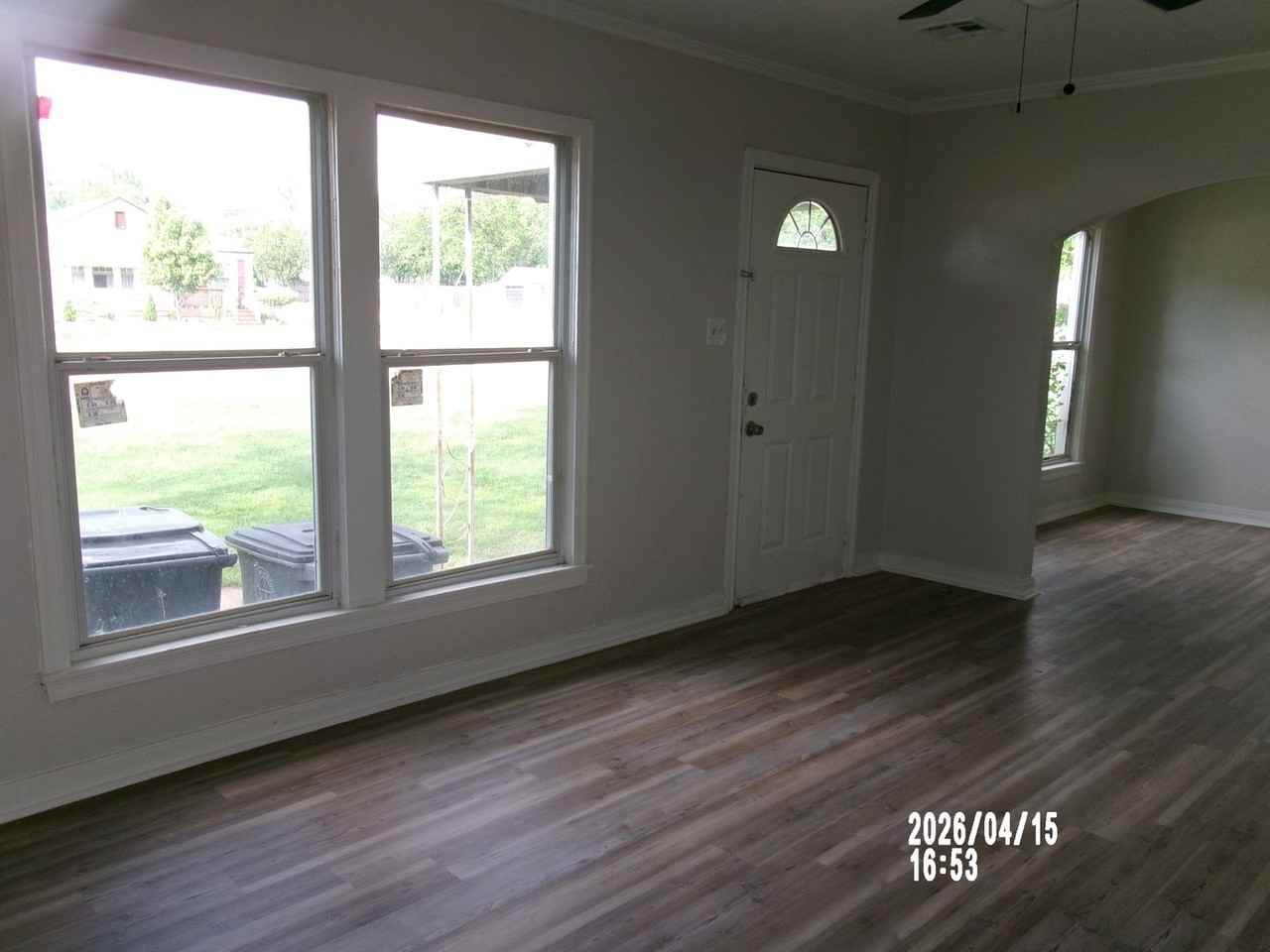 1804 Nw Columbia Ave - Photo 4 of 37