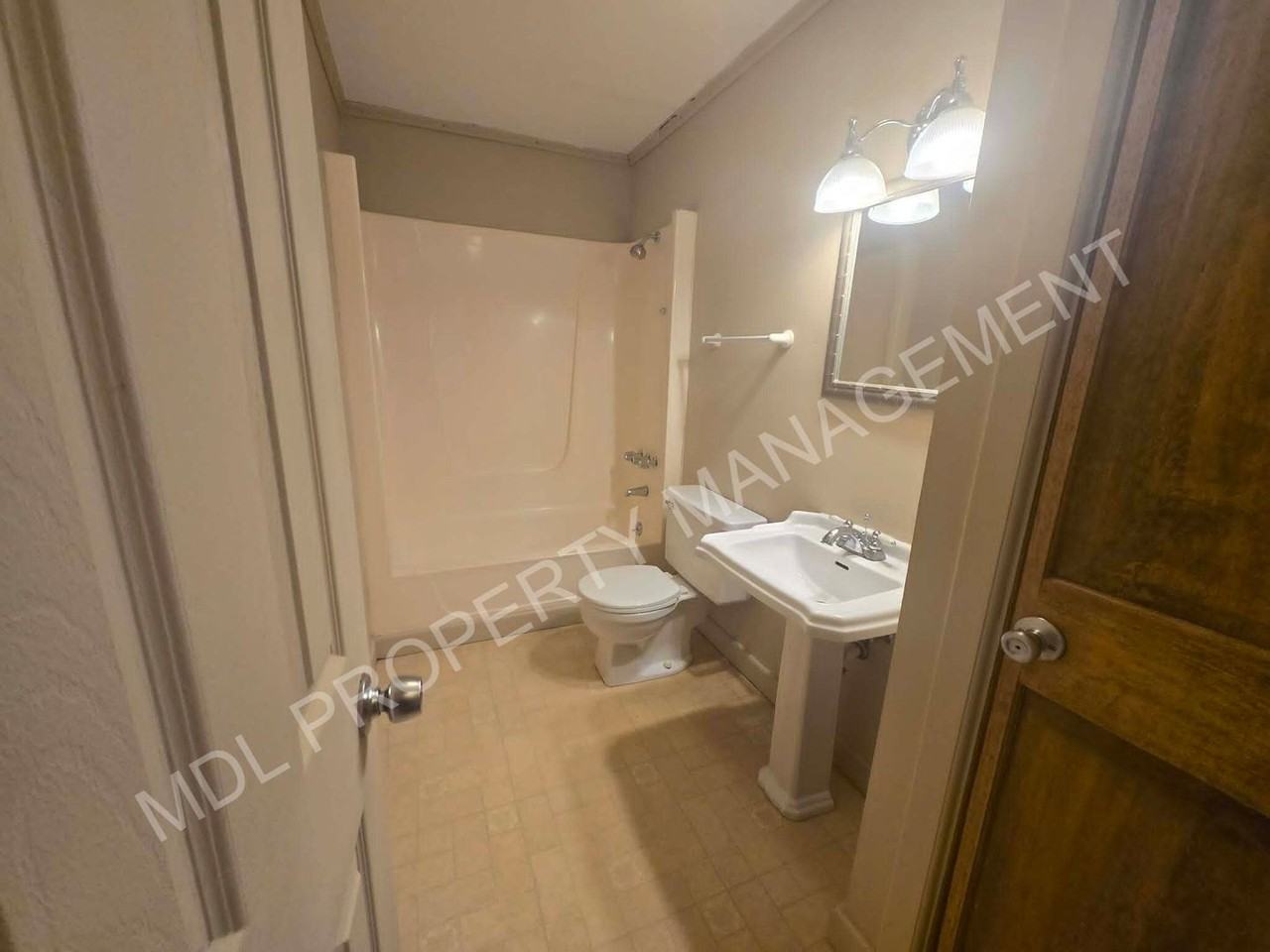 5700 Lessandro St - Photo 7 of 11