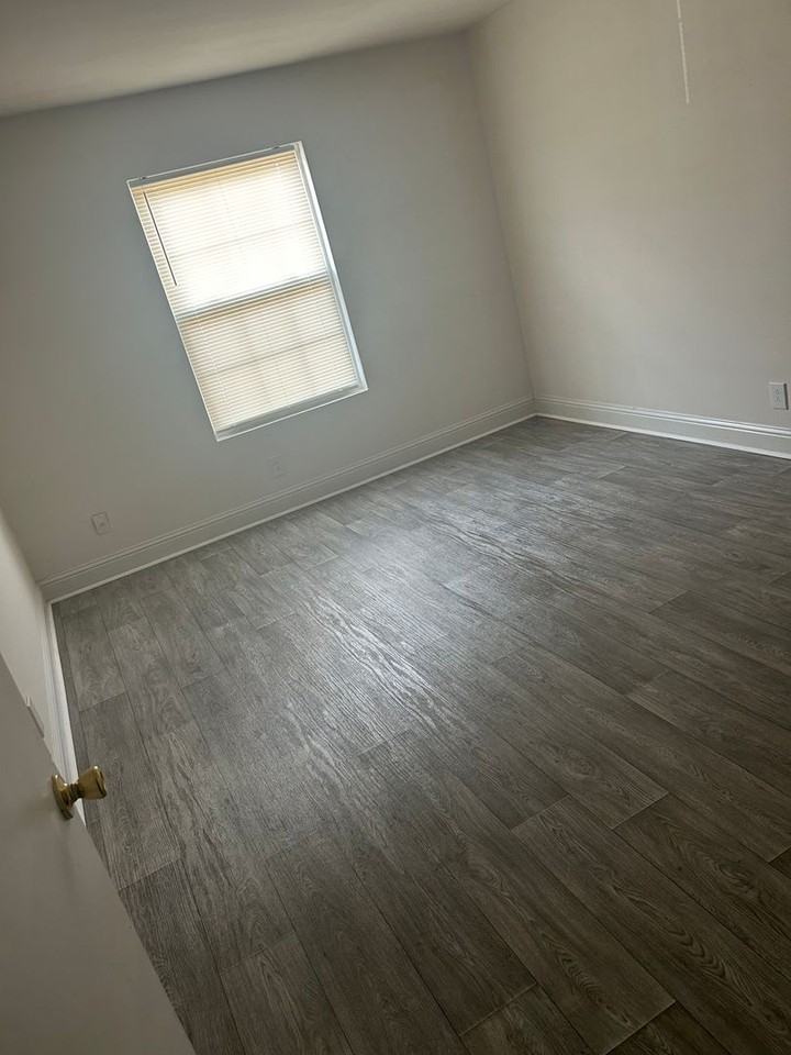 CLIFFS APARTMENT HOLDINGS LLC - Photo 4 of 12