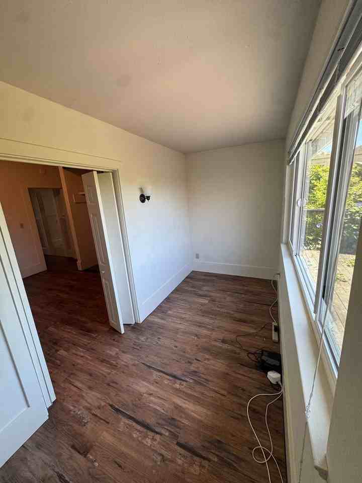 2028 Clinton Ave - Photo 6 of 11