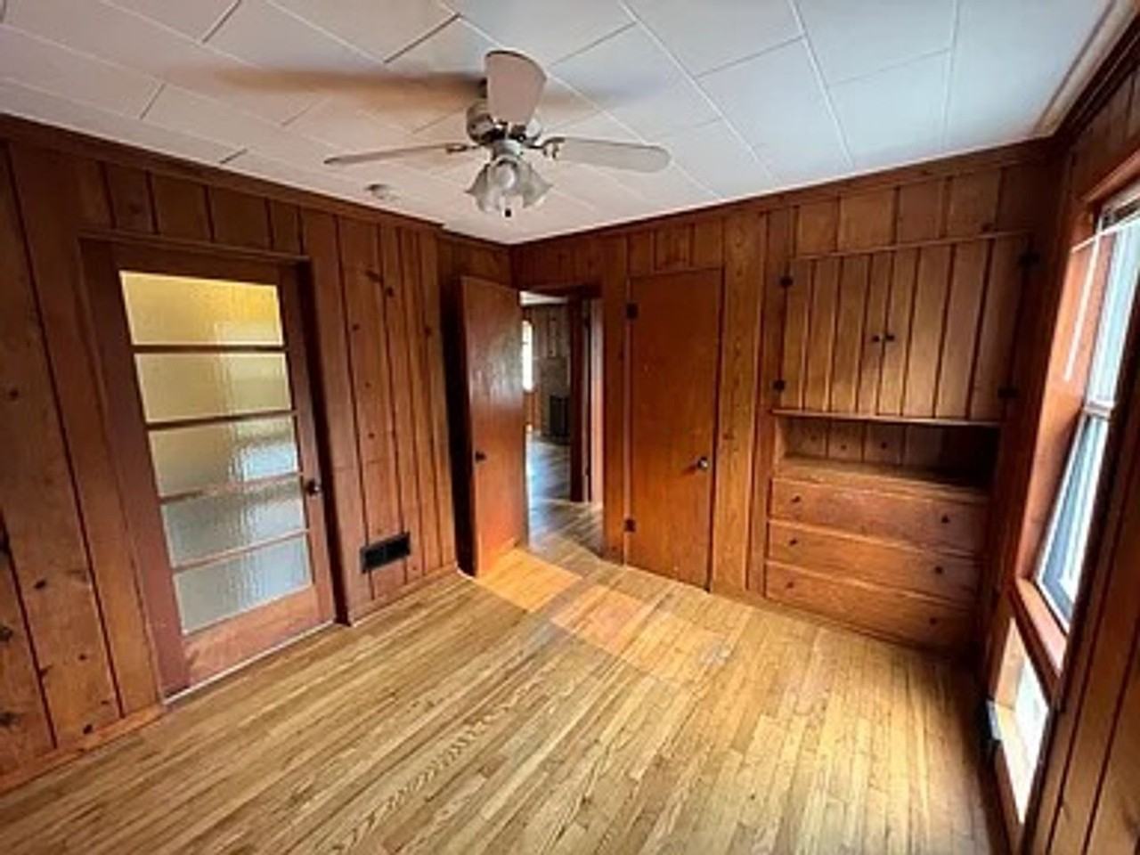 412 N Bridge St - Photo 4 of 29