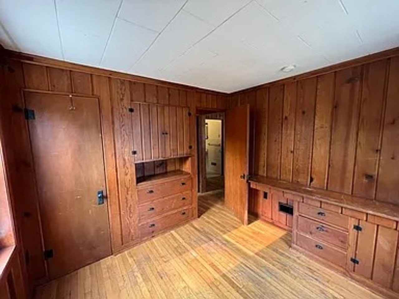 412 N Bridge St - Photo 5 of 29