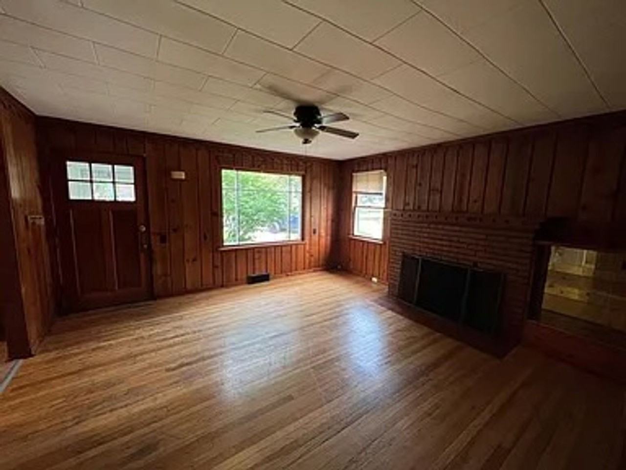 412 N Bridge St - Photo 6 of 29