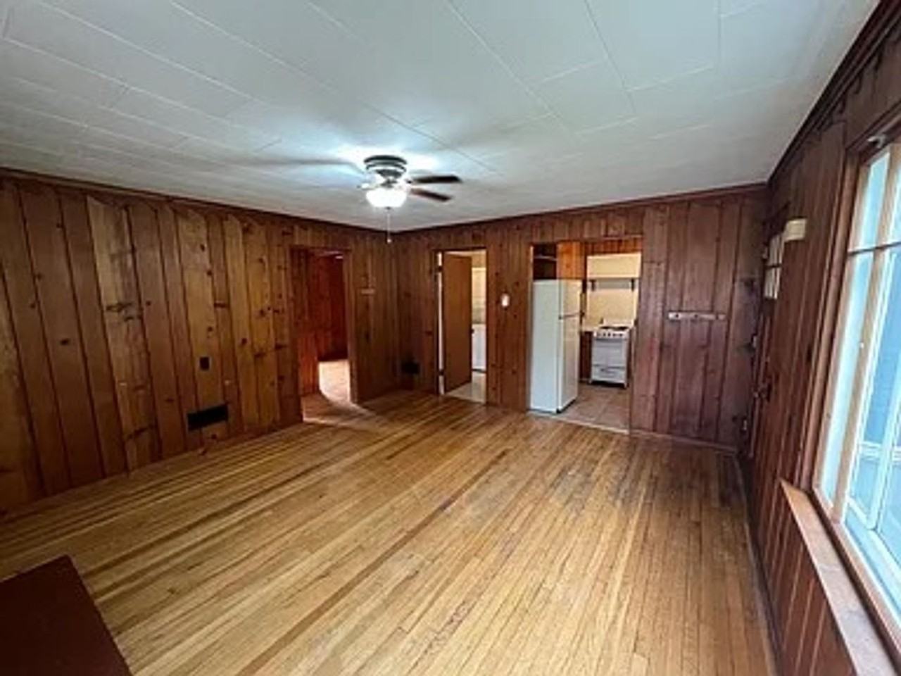 412 N Bridge St - Photo 7 of 29