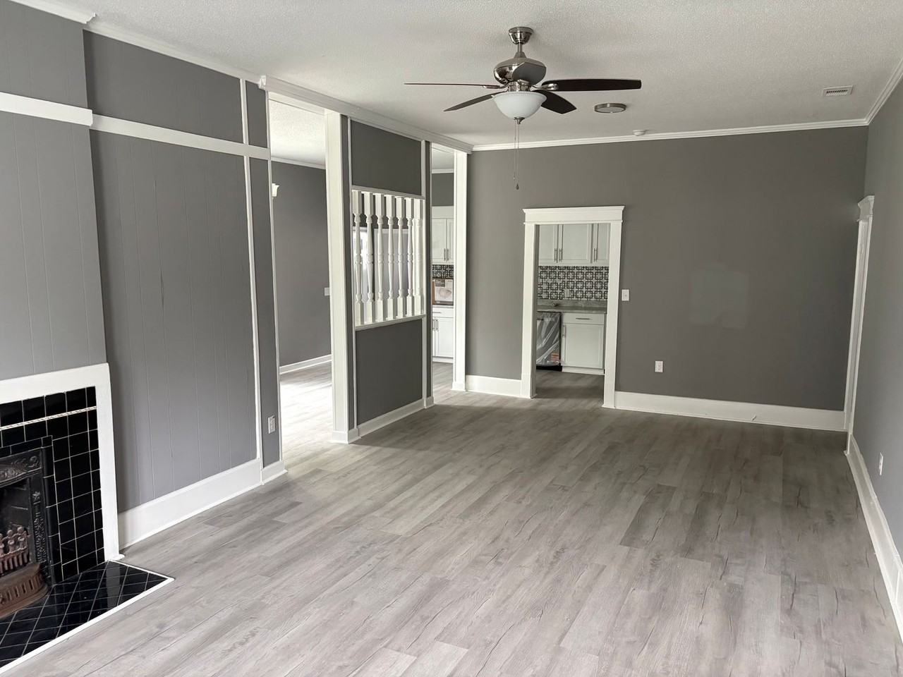 115A N College St - Photo 2 of 11